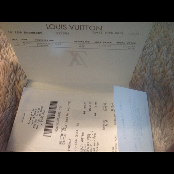 Louis Vuitton Essential V Cuff - Picture 8 of 8